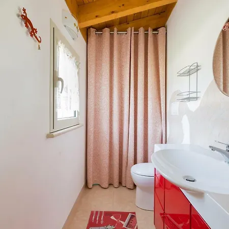 Il Posto Delle Fragole Tatil Evi Scorrano (Apulia)